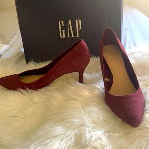 Brand new wine colored gap size 9 pumps